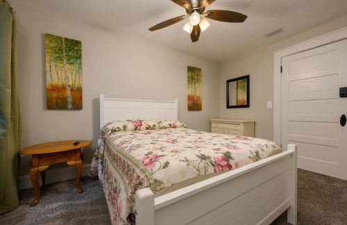 Promise Land Manor Historic home lake access, near parks and venues - Foto 42