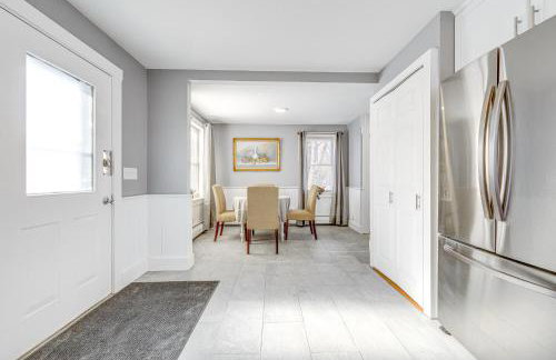 half Mi to Dtwn and Harbor Park Home with Large Yard! - Foto 7