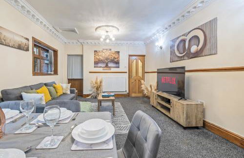 Spacious 4 Bedroom Home Near City Centre Sleeps 11 with Free Parking - Foto 35