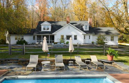Elegant 7BR Estate with Pool & Hot Tub in Berkshires - Foto 43
