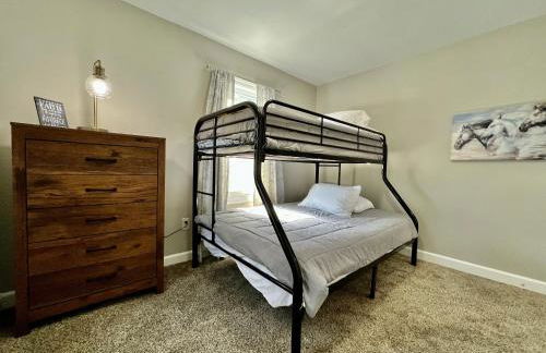 7086 Tylersville Beautiful 4 BDR Home - Near I-75 - Foto 24