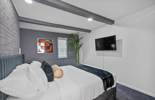 Luxury 5BR Cincinnati, Sleeps 12, Crib, Home Gym, Fenced Backyard - Foto 16