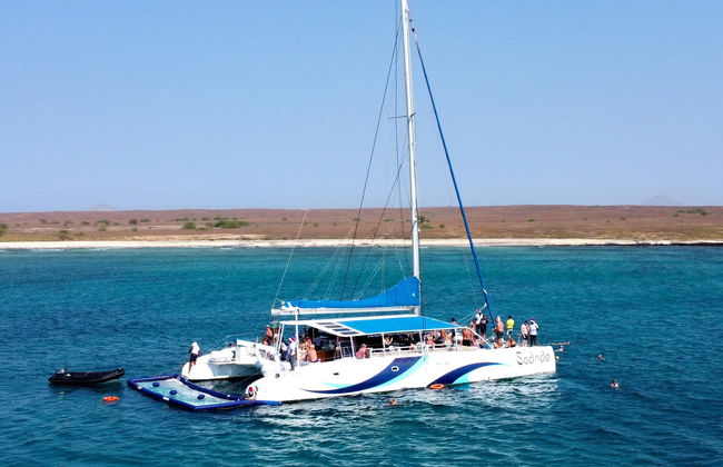 Sal Island Catamaran Cruise - Foto 1