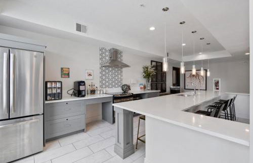 Unique SLC Getaway 2-Bed, 2-Bath with Fire Pit - Foto 21