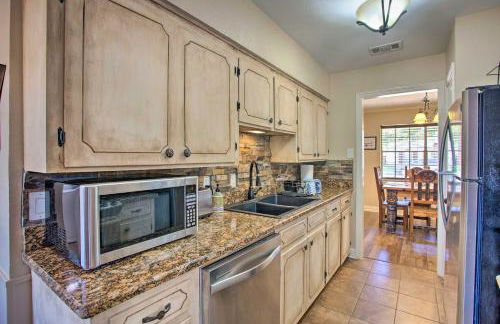 Home in Historic Waxahachie with Yard and Patio! - Foto 8