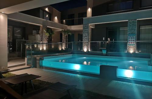 Amalia Deluxe Villas - Photo 4