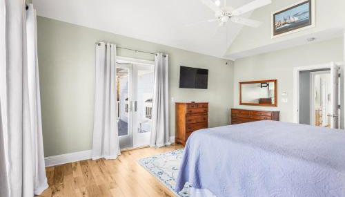 Luxury Beachside Haven with Pool and Elevator - Photo 2