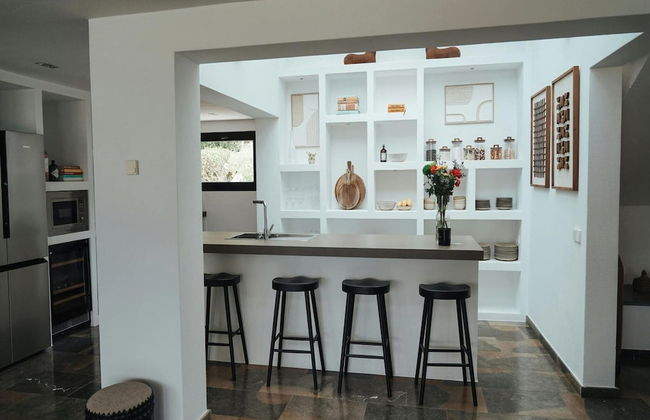 Luxurious Villa With Bright Terrace - Foto 12