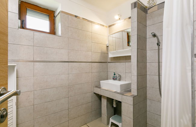 2 bedroom House in Siófok with garden and hot tub - Photo 11