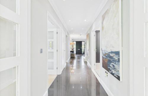 3 beds Luxury Family Home with Self-Check in & Direct Train to London - Foto 25