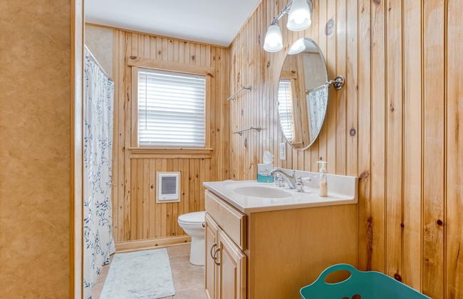 New River 3BR - Fishing, Kayaking, Hot tub, VT Game Weekends - Photo 22