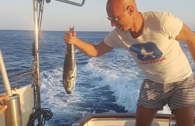 Paseo en barco de pesca con pescador profesional (grupo pequeño) - Foto 12
