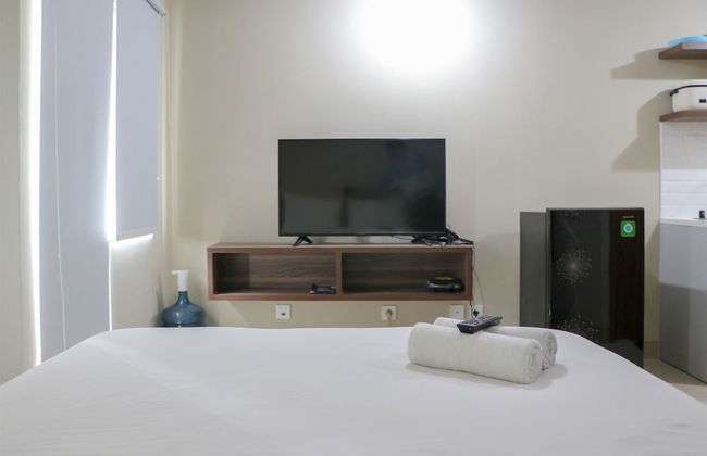 Modern Look and Homey Studio Apartment LRT City Jatibening - Foto 6