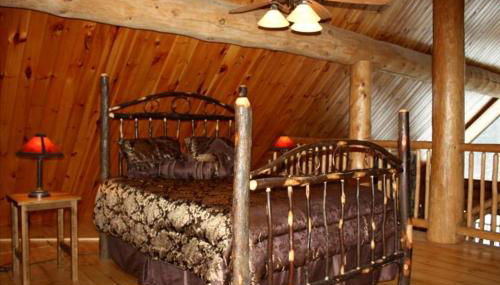 Secluded Log Cabin Nestled in the Woods in Athol, New York - Foto 4