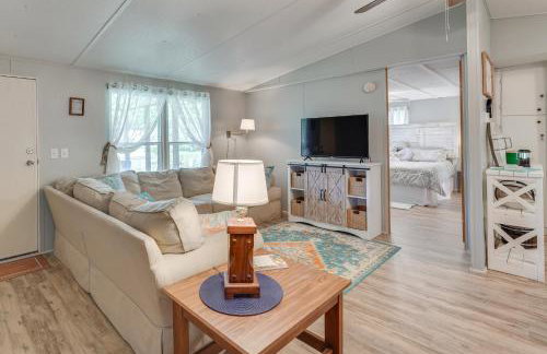 Lake Sinclair Escape Screened Porch, Modern Style - Foto 6