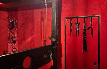 Play Queen - A Playful Unique Hot Tub Retreat - Foto 29