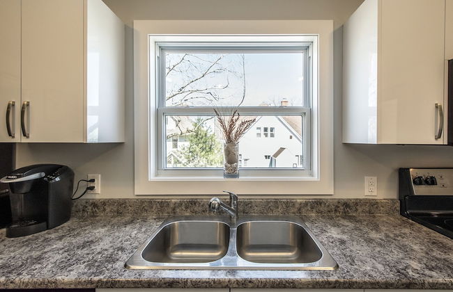 Spacious DAL & Downtown Apartments - Photo 36