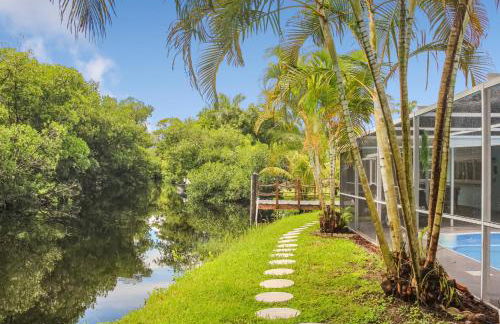 Bring Snacks and Relax! Waterfront, Heated pool, Cribs, Pets, Rods, BBQ - Foto 1