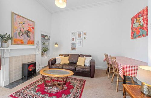 Cosy 1 Bedroom Apartment next to Fountain Park - Edinburgh - Photo 1