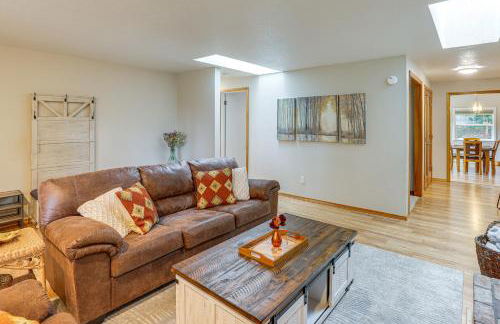 Port Angeles Abode with Yard and Guest House! - Foto 6