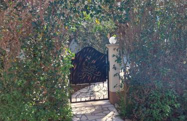 Villa Birikina with Pool - Photo 15