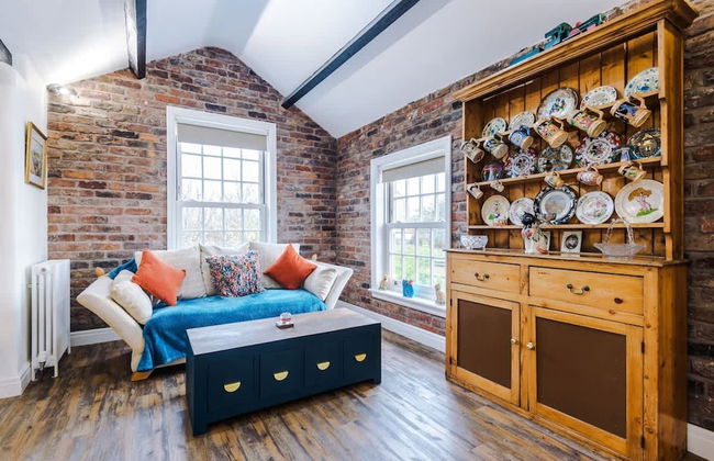 Host Stay Belvedere House - Photo 1