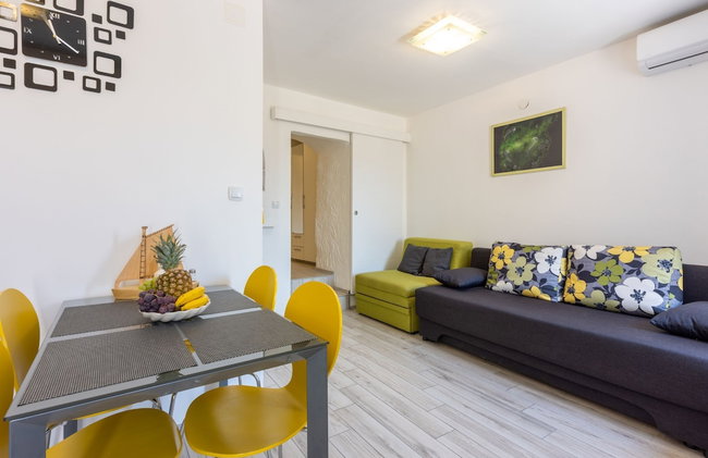 Apartmant Bionda Novi Vinodolski, cozy and nice apartment for 4 people in the city center - Photo 22