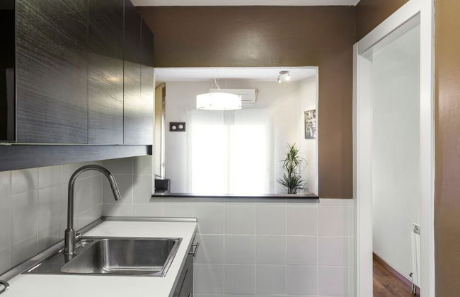 Centric Apartment Fira - Photo 7