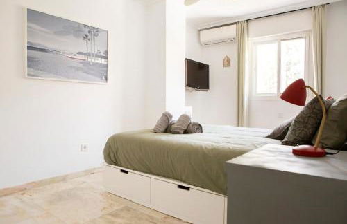 Casa Jardín - residential area -free parking outdoor- Málaga Este - Foto 13