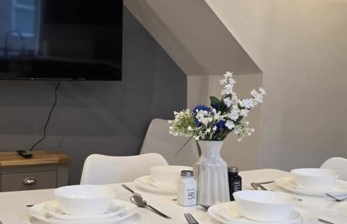 #18 Anfield 5 min walk Sleeps 7 4BR 5Bed 3Bathrms - Photo 49