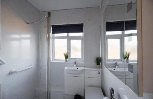 Westbourne House By Horizon Stays - Photo 49