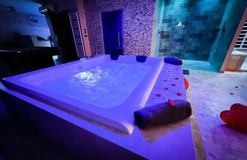 LE LOFT A BULLES (85m2 Jacuzzi Hammam Billiard Bar Douche Sauna) - Foto 26