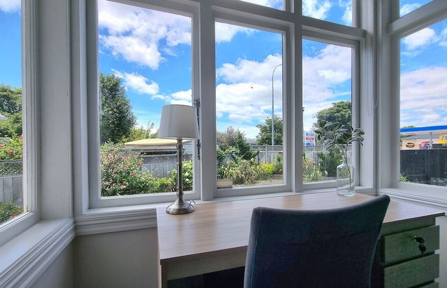 Cheerful 5 - Bedroom Home - Free Parking - Foto 39