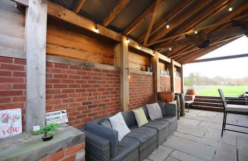 Rushmoor Retreat, Cosy with Outdoor Pizza Oven - Photo 37