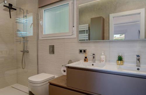 Villa Vista Verde Mijas Golf - Luxury with Optional heated pool & jacuzzi - Photo 14