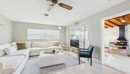 Pet-Friendly 3BR Coastal Retreat Walk to Beach - Foto 2