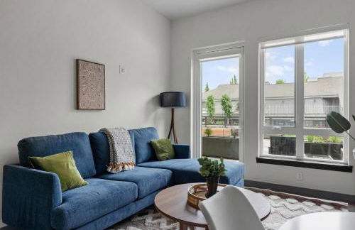 Kirkland 1br w wd nr groceries shopping SEA-685 - Photo 1