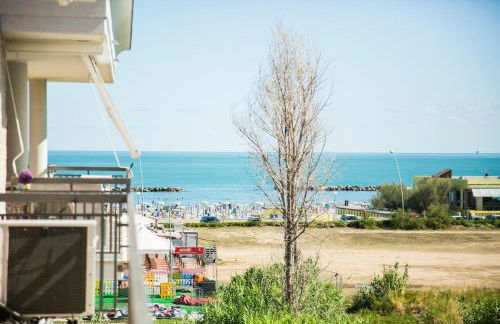 House 30 meters from the sea with gated parking - Foto 15