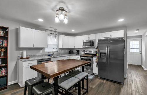 Charming Pet Friendly Concord Retreat home - Foto 13