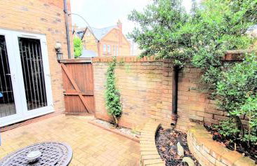 Friars Walk houses with 2 bedrooms, 2 bathrooms, fast Wi-Fi and private parking - Photo 28