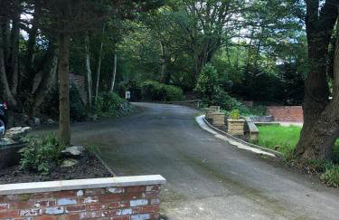 2 Bedroom Scenic Apartment, with Balcony View & Parking - Foto 13