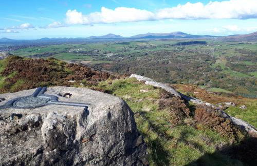 Bryn Goleu, Mersey Street, Borth-y-Gest - Photo 24