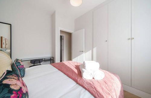 Cosy Tooting Retreat: 2-Bed Gem - Photo 6