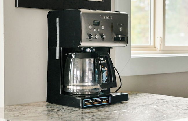 Rooftop Paradise Luxe 2BR Lake Views - Photo 14