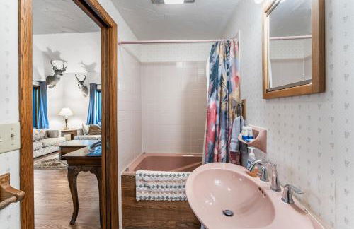 Lily Bay Lodge by Simple Life Rentals - Photo 8