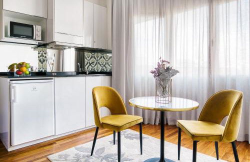 Apartosuites Jardines de Sabatini - Photo 51