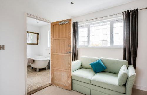 Harbourways Emsworth, Pet Friendly Coastal Retreat, Contractors & Leisure, Free Parking, Walk to Pubs - Photo 6