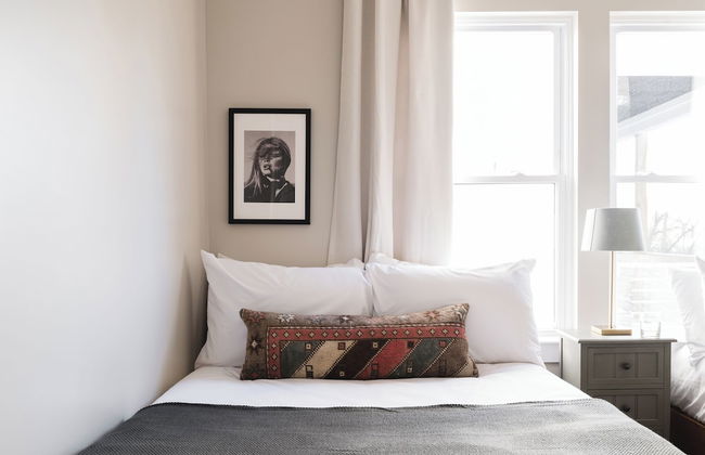 Cherokee by AvantStay – Contemporary Design in a Prime Location - Photo 8