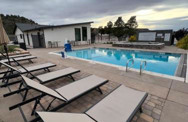 Access Zion & Bryce! Tiny Home with Rooftop Deck and Hot Tub - Foto 28