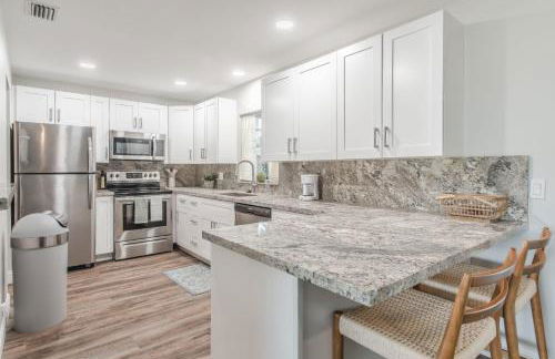 Boho retreat w pool & beach access - Foto 39